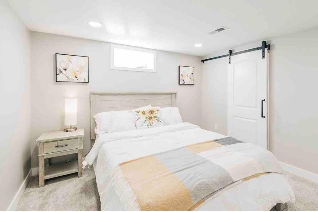 Beautiful Luxury Home Freshly Renovated With Big Yard, Seating & Grill Pad Cottage Grove Екстериор снимка