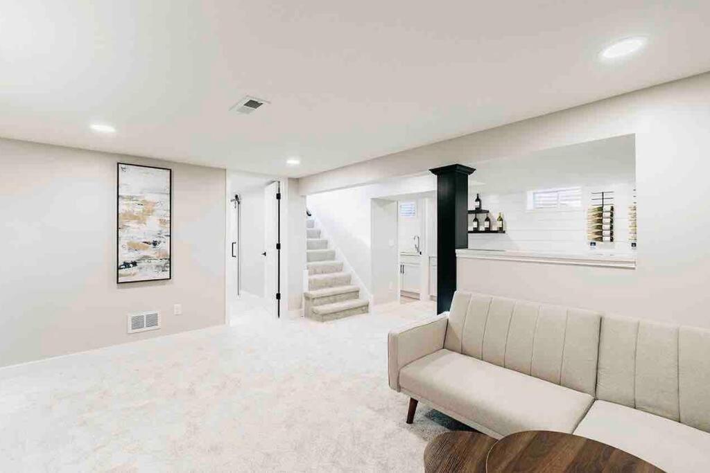 Beautiful Luxury Home Freshly Renovated With Big Yard, Seating & Grill Pad Cottage Grove Екстериор снимка