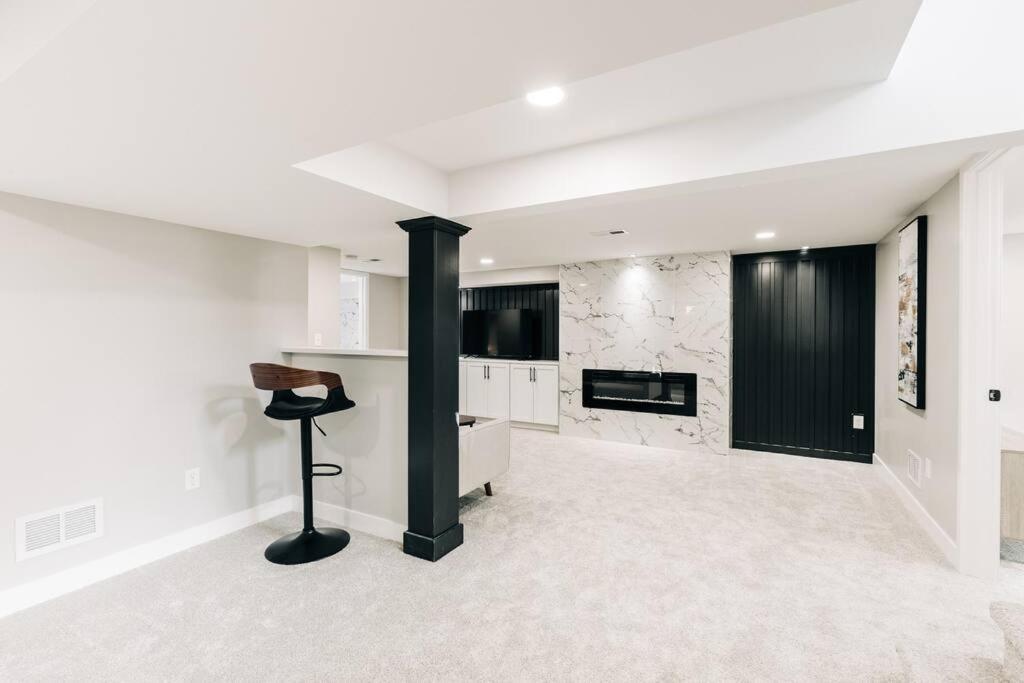 Beautiful Luxury Home Freshly Renovated With Big Yard, Seating & Grill Pad Cottage Grove Екстериор снимка