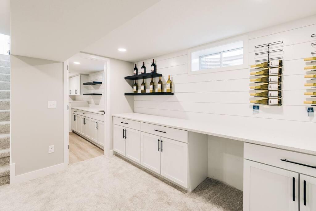 Beautiful Luxury Home Freshly Renovated With Big Yard, Seating & Grill Pad Cottage Grove Екстериор снимка